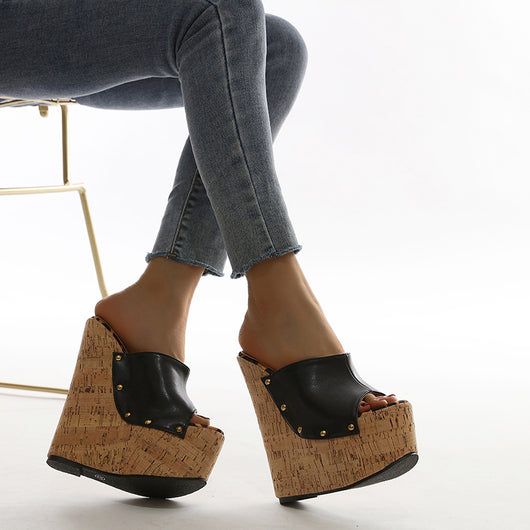 Sandalias de Tacón Alto con Detalles Transparentes y Remaches - Image 15