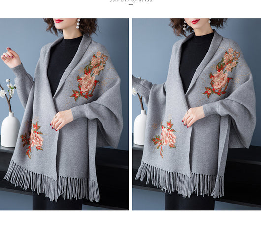 Capa Bordada para Mujer - Abrigo Grueso Elegante con Detalles Artesanales - Image 16