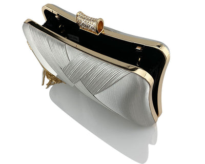 Bolso de Noche Elegante con Cierre Diamante Trenzado y Flecos Metálicos - Image 22