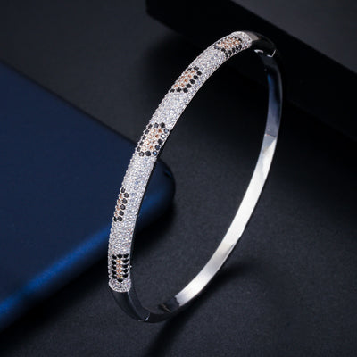 Pulsera Elegante para Mujer con Cierre de Resorte y Circonitas Incrustadas - Image 15