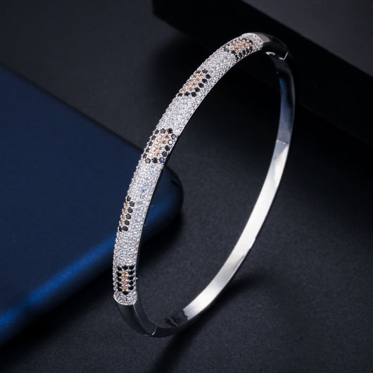 Pulsera Elegante para Mujer con Cierre de Resorte y Circonitas Incrustadas - Image 15