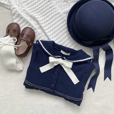 Vestido Colegial Plisado Azul Marino con Cuello Tejido - Image 9