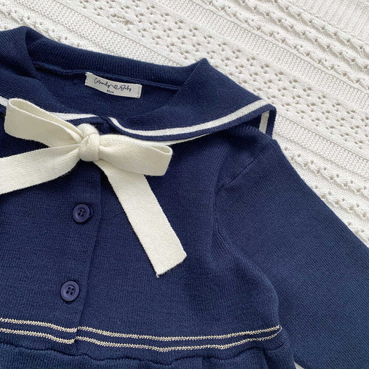 Vestido Colegial Plisado Azul Marino con Cuello Tejido - Image 12