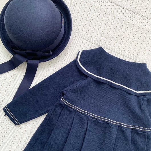 Vestido Colegial Plisado Azul Marino con Cuello Tejido - Image 17