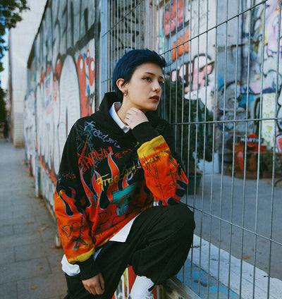 Sudadera Holgada con Capucha y Estampado Graffiti - Image 9