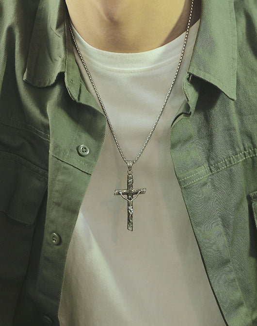 Collar Cruz Cristiana Titanio para Hombre - Diseño Clásico y Duradero - Image 9