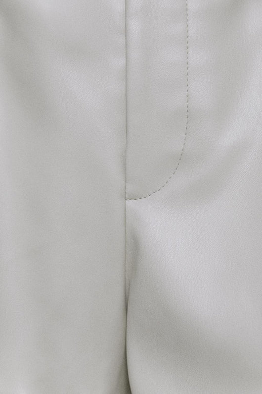 Shorts de Cuero para Mujer - Image 18