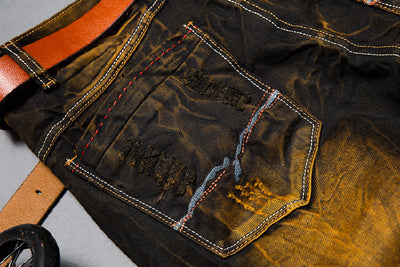 Jeans Rotos Vintage con Detalles de Locomotora Retro - Image 11
