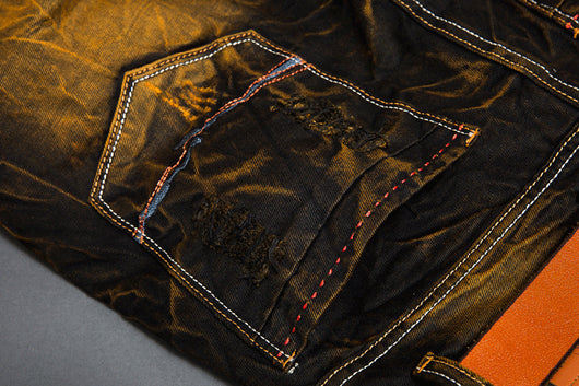 Jeans Rotos Vintage con Detalles de Locomotora Retro - Image 12