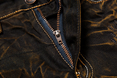 Jeans Rotos Vintage con Detalles de Locomotora Retro - Image 14