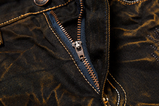 Jeans Rotos Vintage con Detalles de Locomotora Retro - Image 14