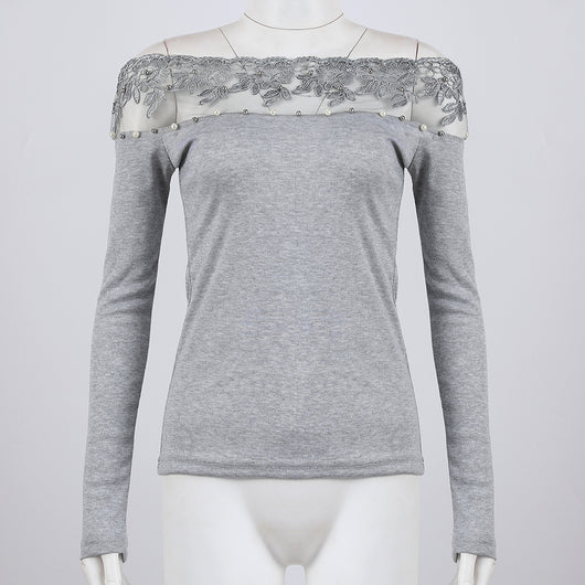 Blusa de Encaje con Hombro Descubierto y Perlas - Image 12