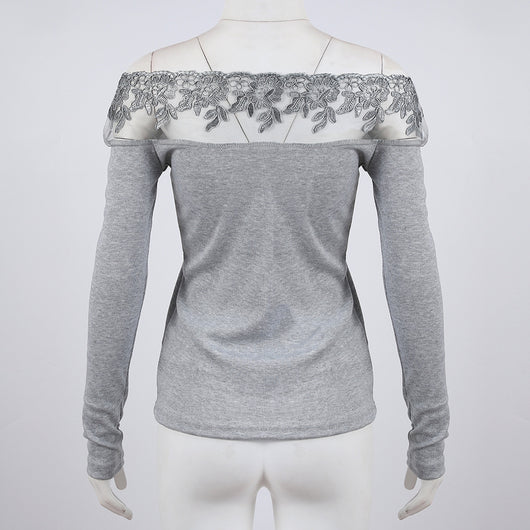 Blusa de Encaje con Hombro Descubierto y Perlas - Image 13