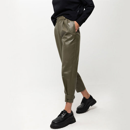 Pantalones Cortos de Cuero PU Ajustados de Cintura Alta - Image 9