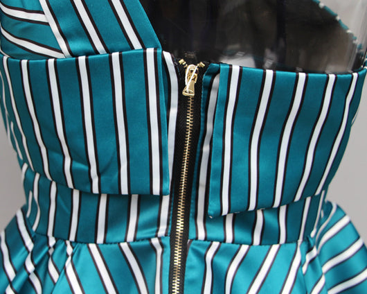 Blusa de Satén Asimétrica con Hombro Descubierto - Image 6