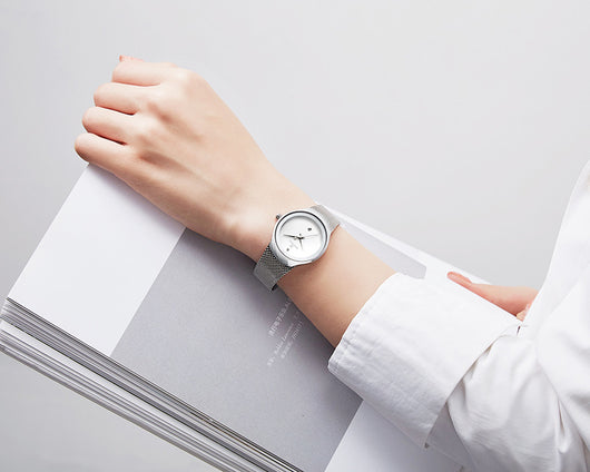 Reloj de Cuarzo con Pantalla Compacta - Image 16