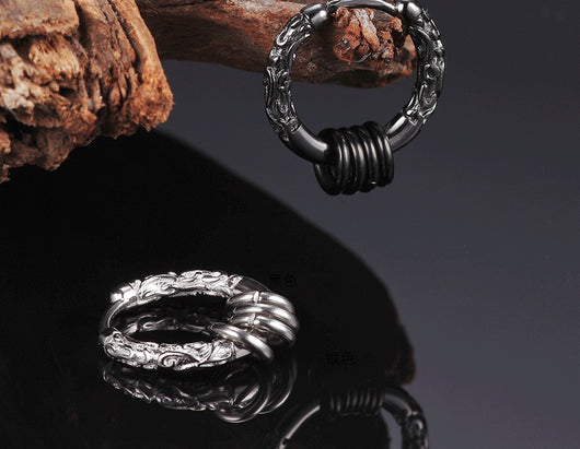 Aretes de Plata Esterlina para Hombre con Diseño de Aro Dorado - Image 12