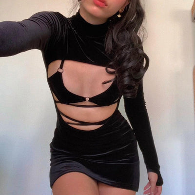 Vestido Corto Terciopelo Negro con Encaje Calado y Cordones - Image 12