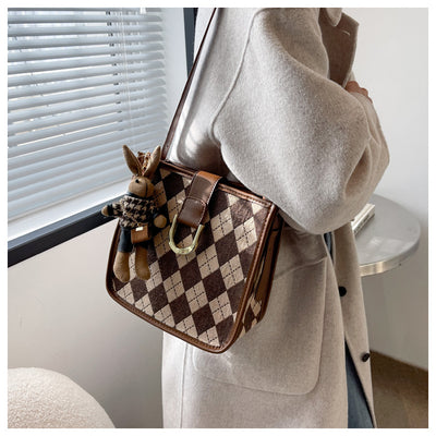 Bolsa Bucket Texturizada Lingge para Otoño e Invierno - Image 10