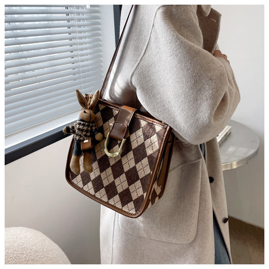 Bolsa Bucket Texturizada Lingge para Otoño e Invierno - Image 10