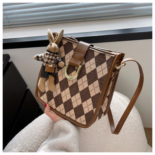 Bolsa Bucket Texturizada Lingge para Otoño e Invierno - Image 15