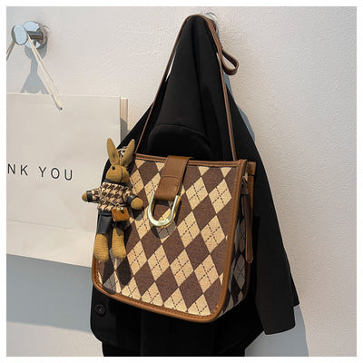 Bolsa Bucket Texturizada Lingge para Otoño e Invierno - Image 16