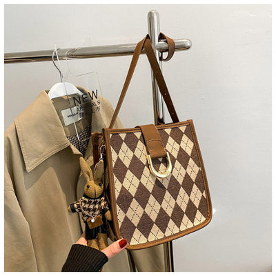 Bolsa Bucket Texturizada Lingge para Otoño e Invierno - Image 17