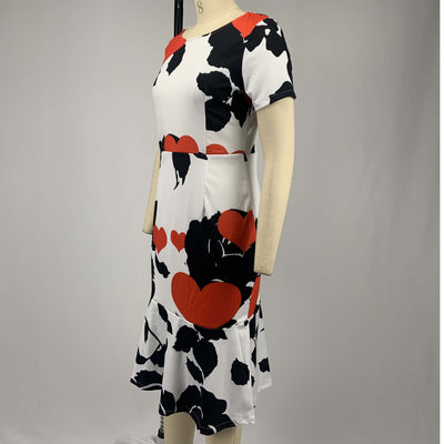 Vestido Corto Estampado con Volantes y Cuello Redondo Ajustado - Image 20