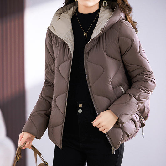 Abrigo Acolchado Estilo Occidental con Capucha para Mujer - Diseño Slim Fit - Image 2