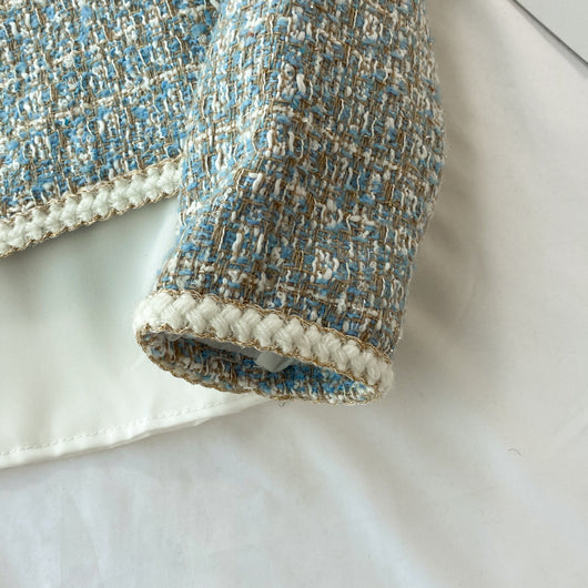 Traje de Tres Piezas en Tweed con Corbatín - Image 9