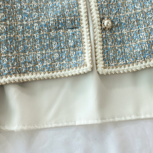 Traje de Tres Piezas en Tweed con Corbatín - Image 11