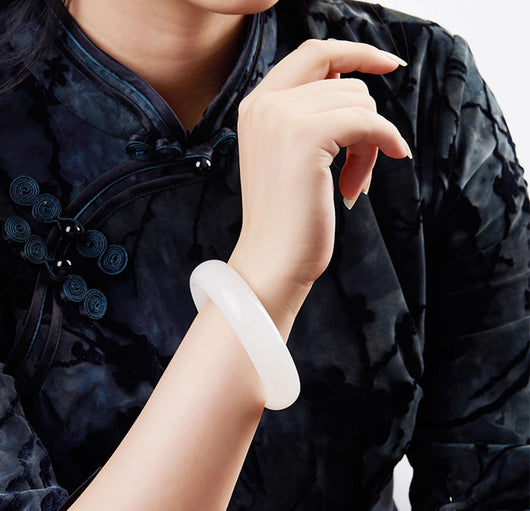 Pulsera de Jade Blanco Beijing Plana para Mujer - Image 7