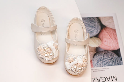 Zapatos Planos de Princesa con Brillantes y Flores de Perla para Niñas - Image 8