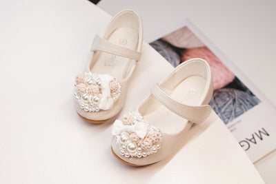 Zapatos Planos de Princesa con Brillantes y Flores de Perla para Niñas - Image 11