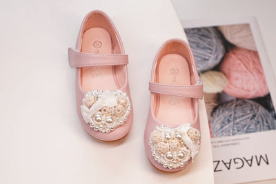 Zapatos Planos de Princesa con Brillantes y Flores de Perla para Niñas - Image 12