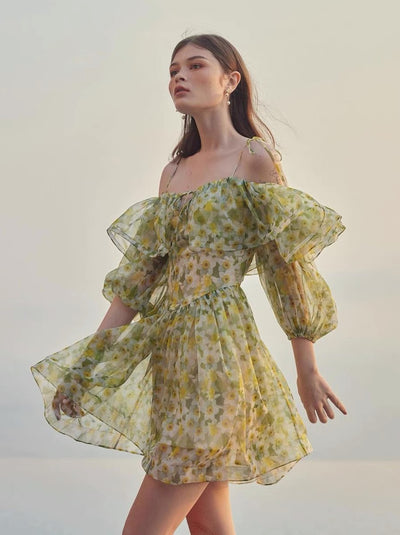 Vestido Navideño Floral con Volantes y Corte Ajustado - Image 6