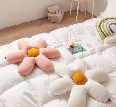 Almohada Decorativa Arcoíris Bordada para Habitación Infantil - Image 7