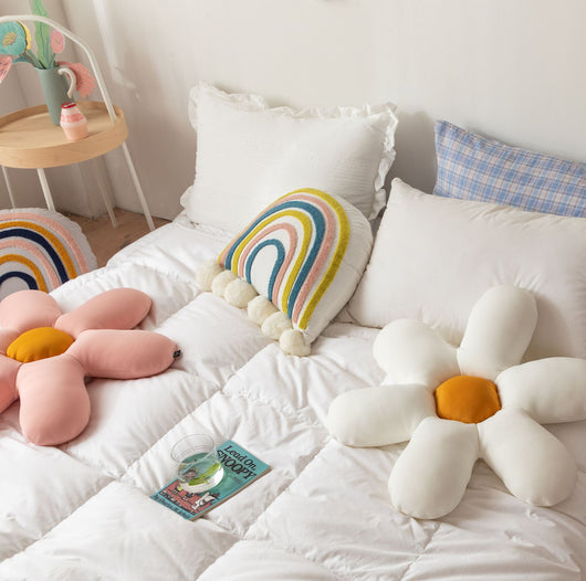 Almohada Decorativa Arcoíris Bordada para Habitación Infantil - Image 16