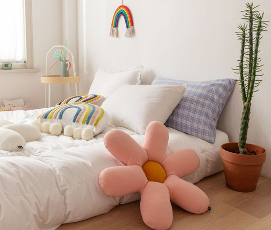Almohada Decorativa Arcoíris Bordada para Habitación Infantil - Image 19