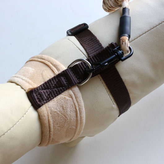 Chaleco Protector de Franela Suave con Correa para Perros - Image 9