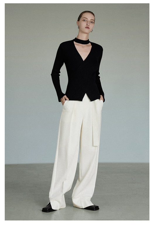 Suéter Negro Escotado en V con Cuello Halter para Mujer - Image 13