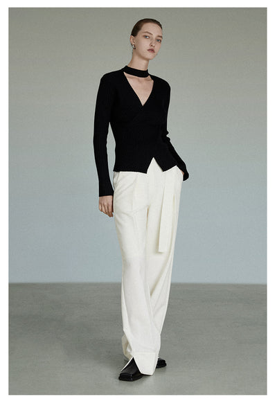 Suéter Negro Escotado en V con Cuello Halter para Mujer - Image 15