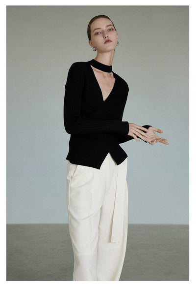 Suéter Negro Escotado en V con Cuello Halter para Mujer - Image 17