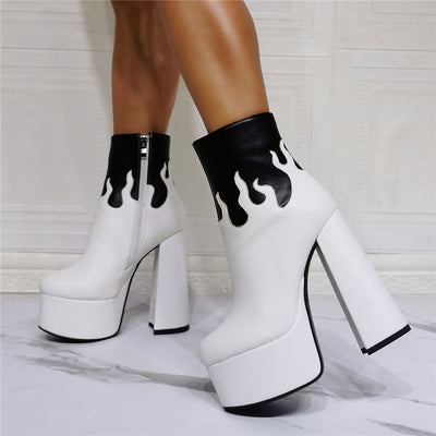 Botas Cortas Góticas con Tacón Grueso Extra Alto - Tallas Grandes 47 - Image 10