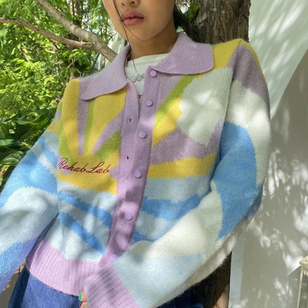 Chaqueta Tejida para Mujer con Bordado de Letras y Óleo Colorido