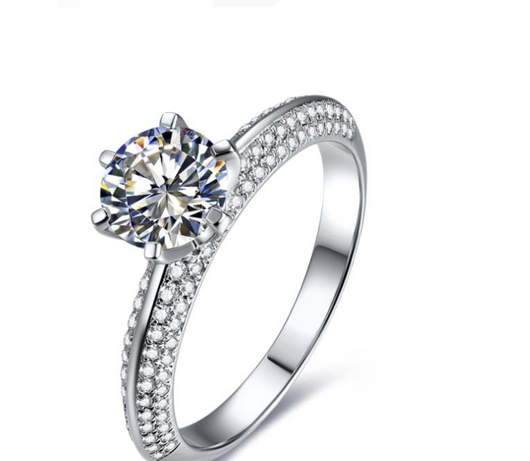 Anillo de Lujo con Seis Garras y Diamantes Pavé