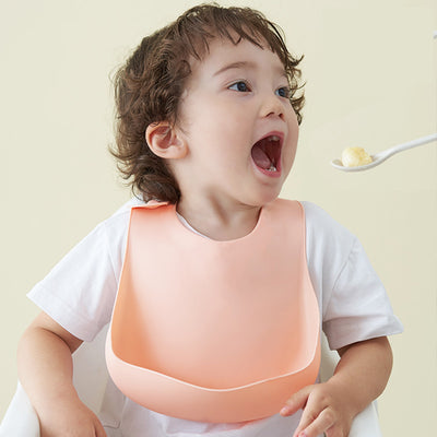 Babero de Silicona Impermeable con Bolsillo Atrapador para Bebé - Image 3