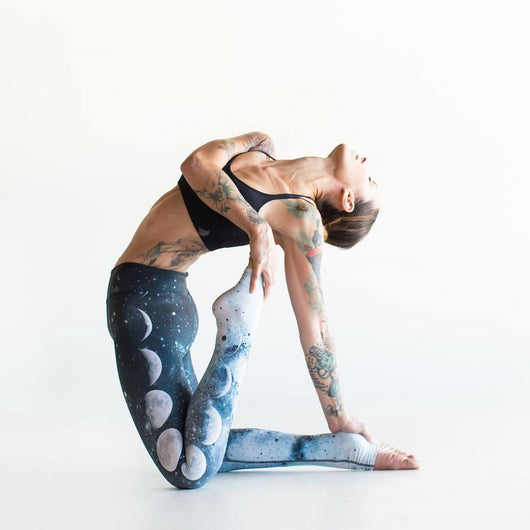 Leggings de yoga con degradado lunar y cielo impreso - Image 3