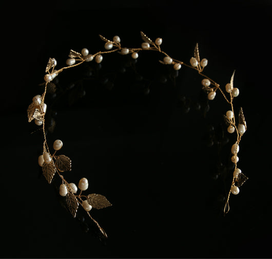 Diadema de perlas tejida a mano para novia - Image 8