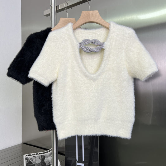 Playera Corta de Felpa con Detalle de Nudo Cristal